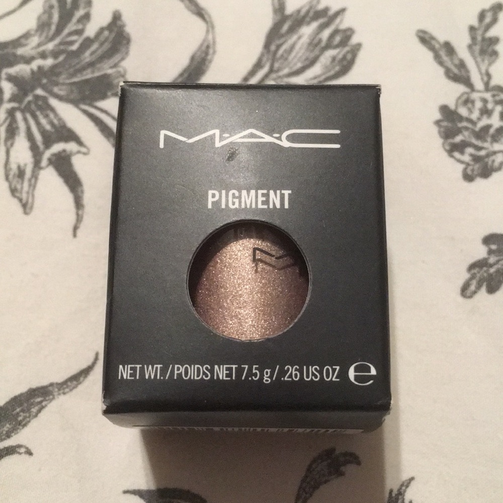 BNIB MAC Cosmetics Mauvement
